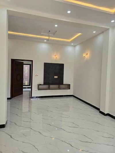 5 Marla beautiful house available for rent in johar town