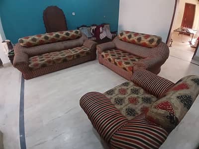 6 Seater Sofa Set Urgent Sale