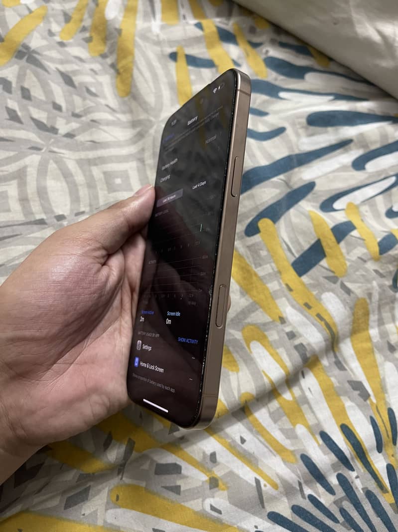 iphone 16pro max 3