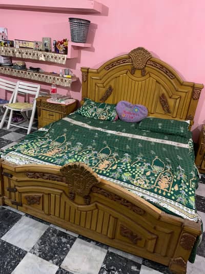 Bed+Dressing+2 side tables bht Kam peso ma