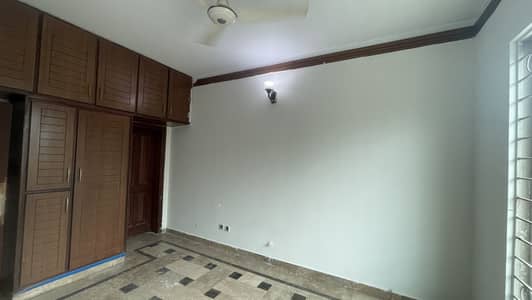 4 Marla Upper Portion For Rent