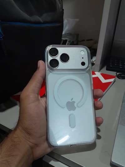 iphone 13 pro max . upr 17 pro max ke sheet lgi hui ha