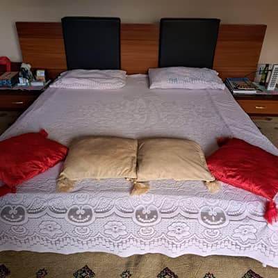 Used Furniture- Bed set/Sofa/ Dining Table