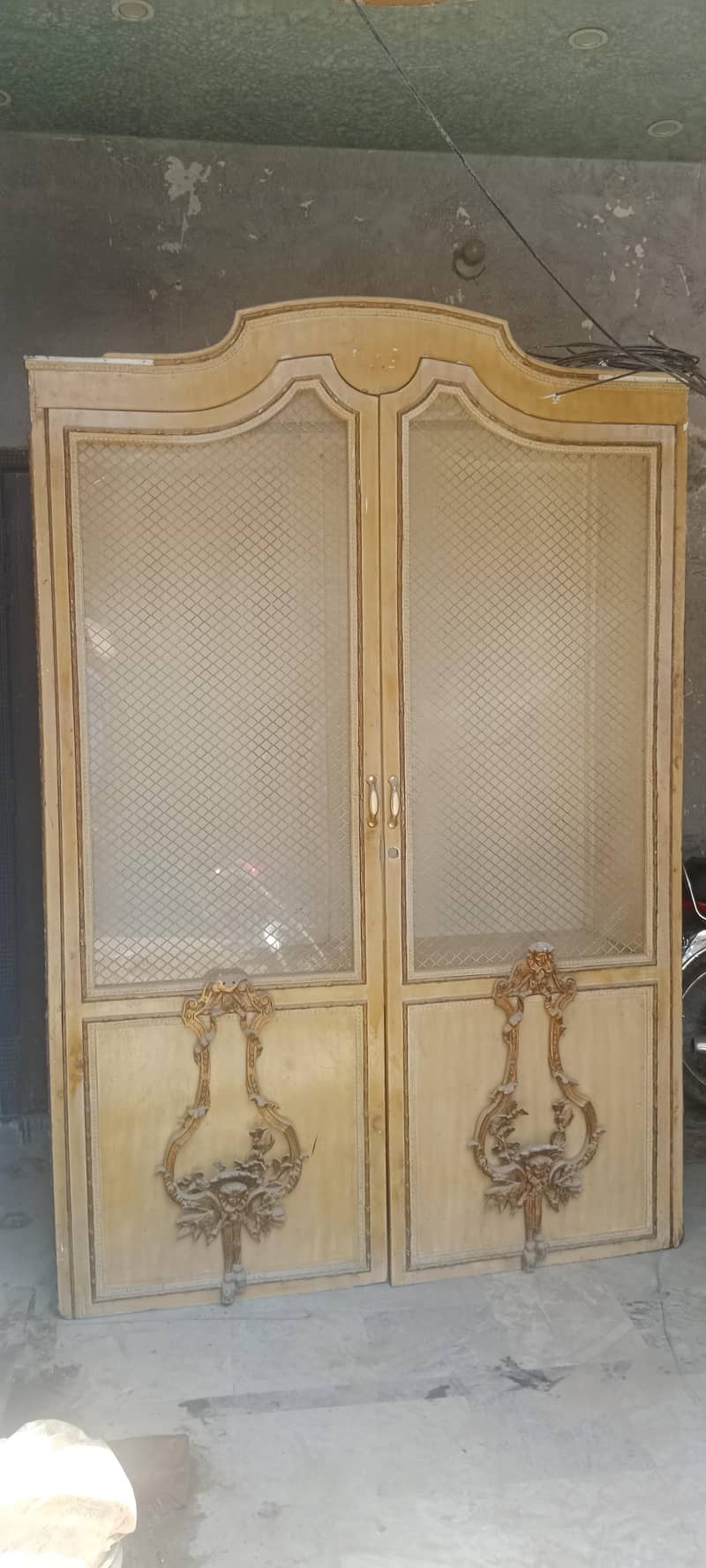 wardrobe 1