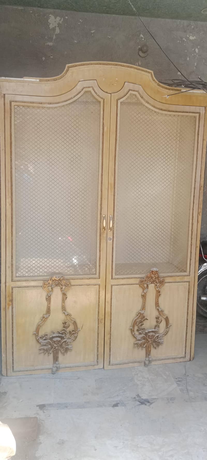 wardrobe 2