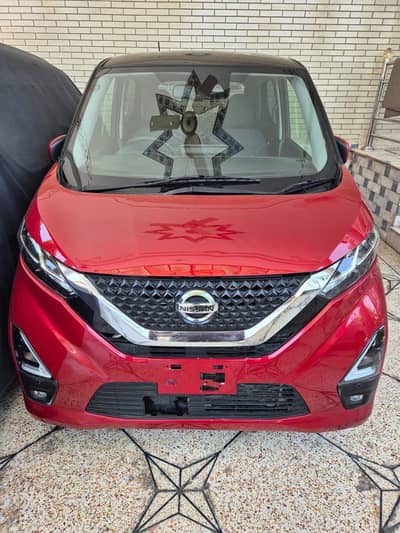 Nissan dayz highway star 2022/2025 unrgstrd red color black roof