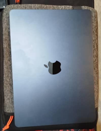 Macbook M2