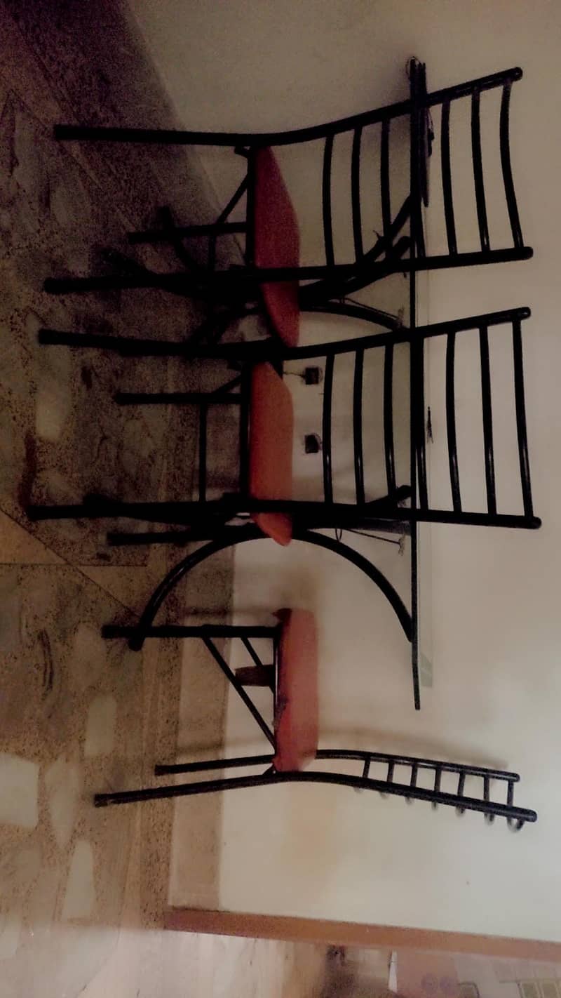 Dining table 0