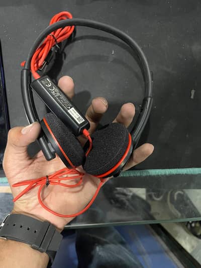 plantronics 3220. . . modal. . . and Logitech H390 Modal