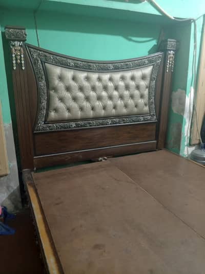 Bed set with dressing table