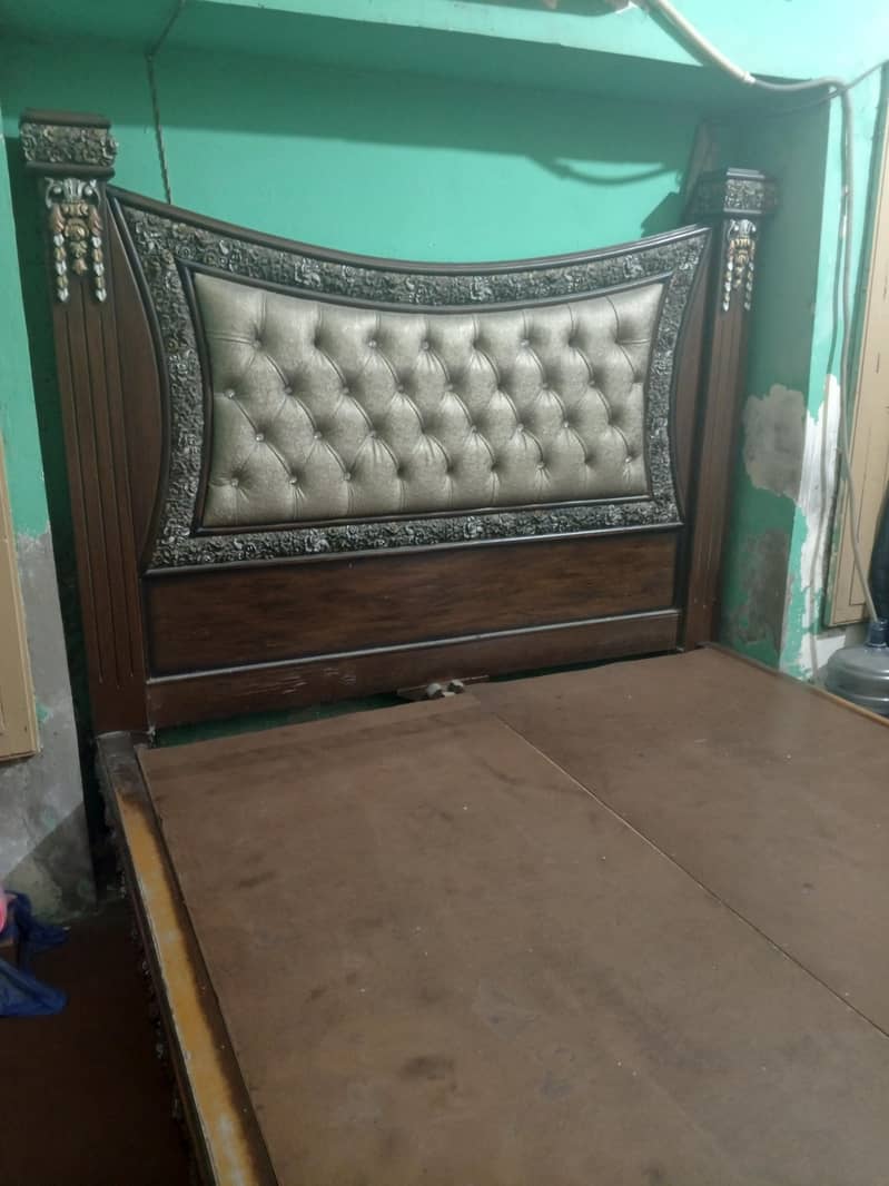 Bed set with dressing table 0