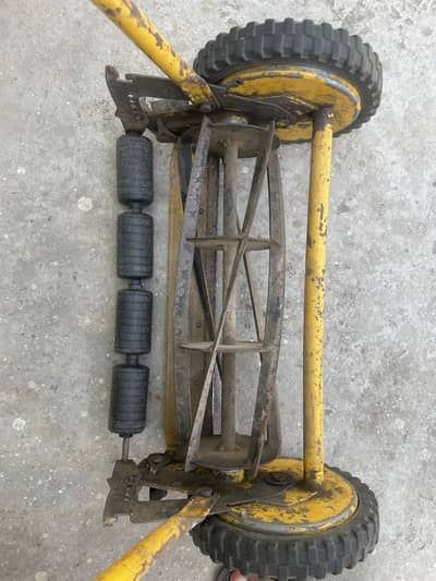 Grass cutting machine