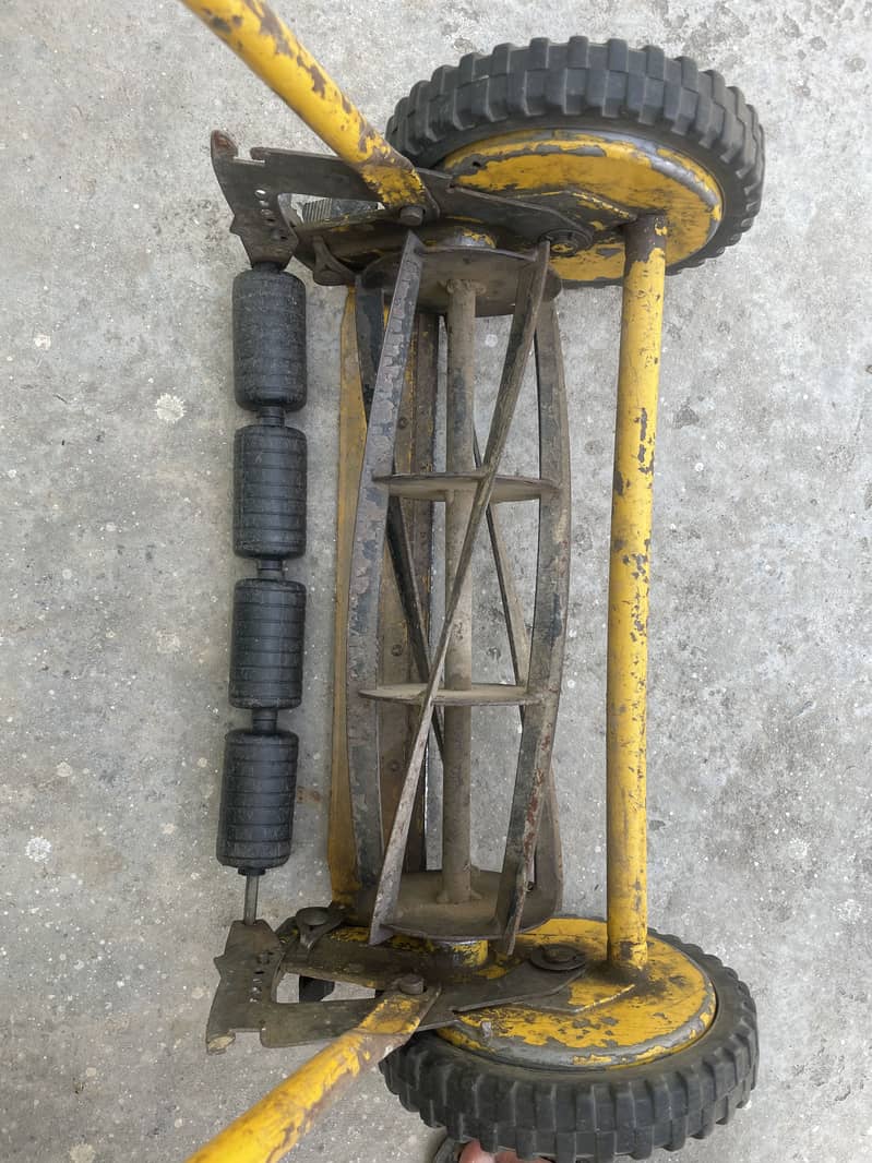 Grass cutting machine 0