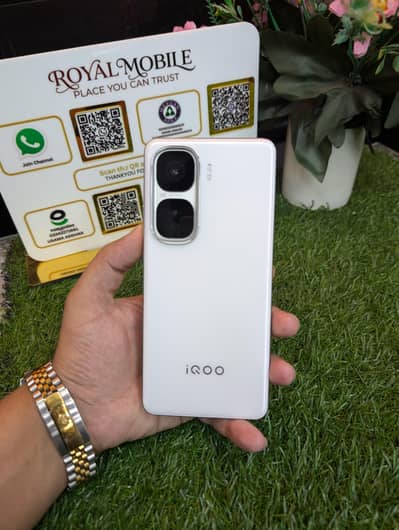 Vivo iqoo neo 10 12/256 official pta approved available