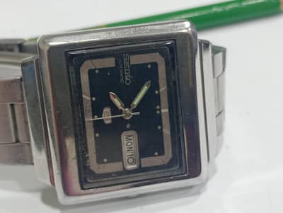 Seiko 5 automatic Tank shaped watch for men