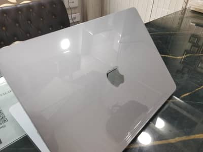 MAC BOOK M4 AIR  16/256