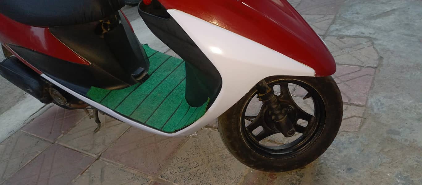 scooty 6