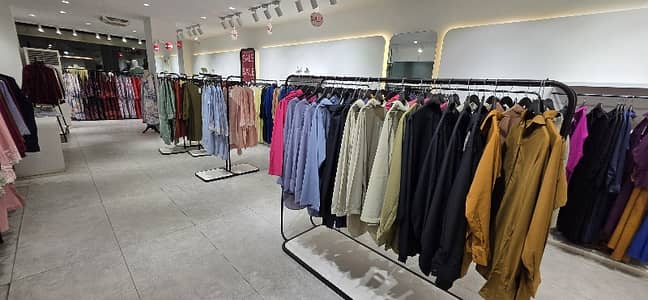 Ground Floor Shop 1600 Square Feet For Rent