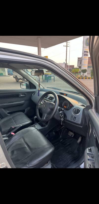 suzuki swift 2012
