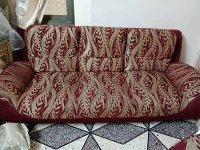 5 Seater Sofa Set for Sale – Excellent Condition | Maroon & Beige