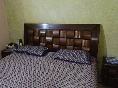 Beautiful Design Bed & Side Tables