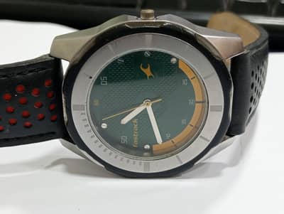 Titan Quartz watch Fast Track model 42 mm dial size