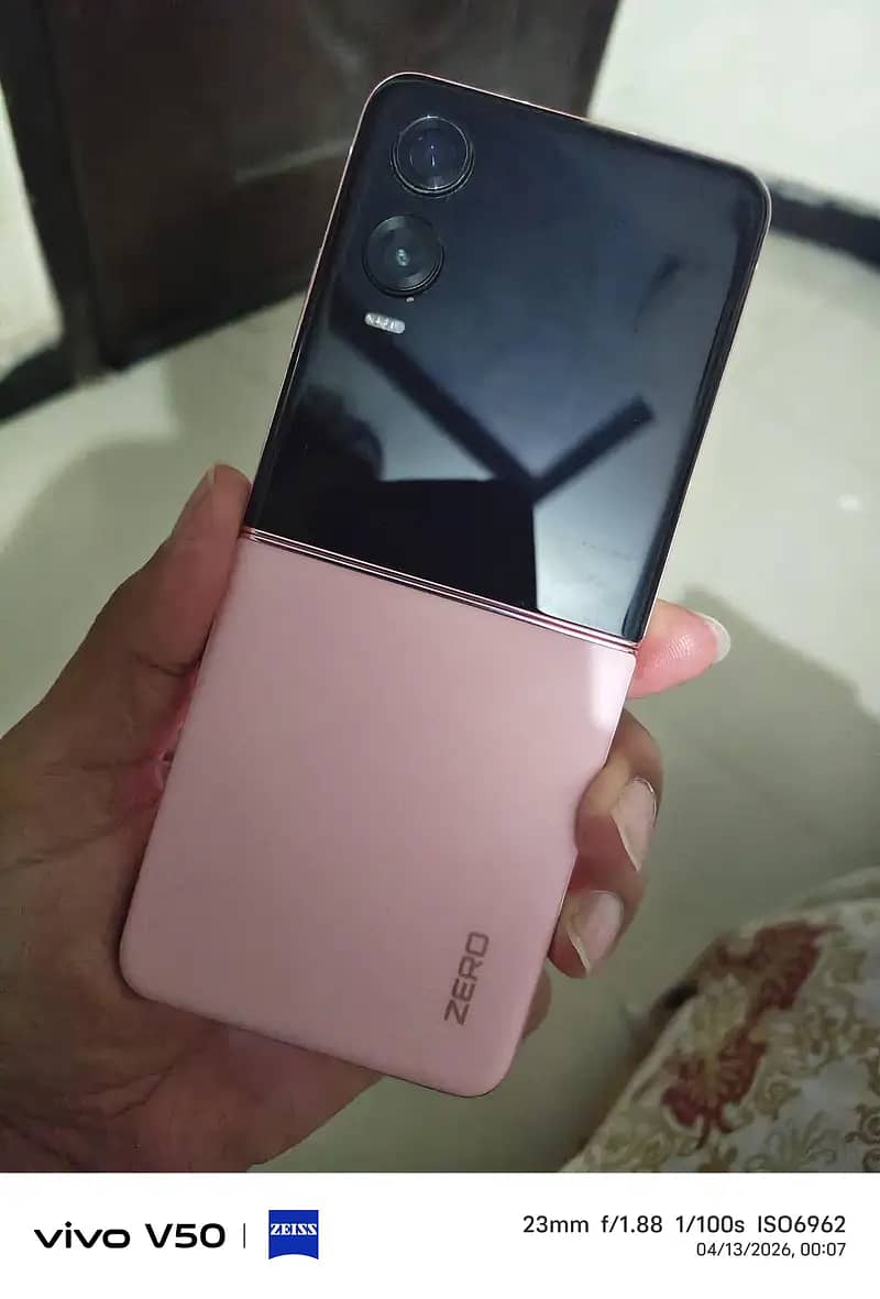Infinix Zero Flip 0