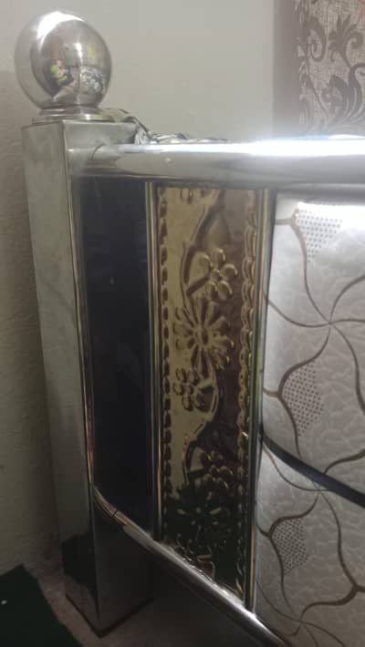 iron bed