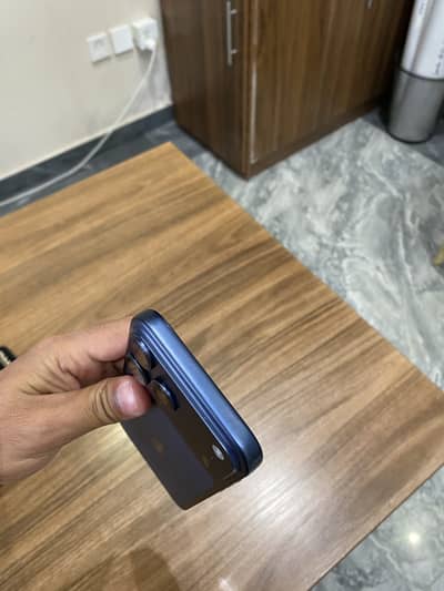 Iphone 17 pro max  256 GB( blue color)