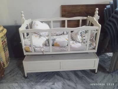 Baby cot (swing)
