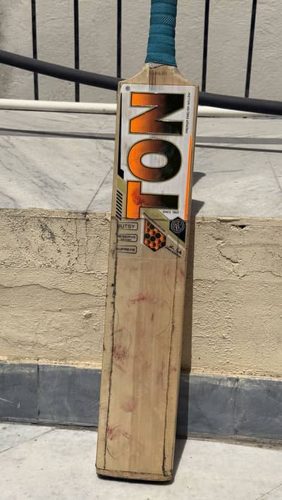 High Quality Kashmir Willow Cricket Bat 2.7lbs