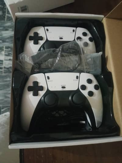 4K Ultra HD Game Stick With 2 Wireless Controllers For Sale