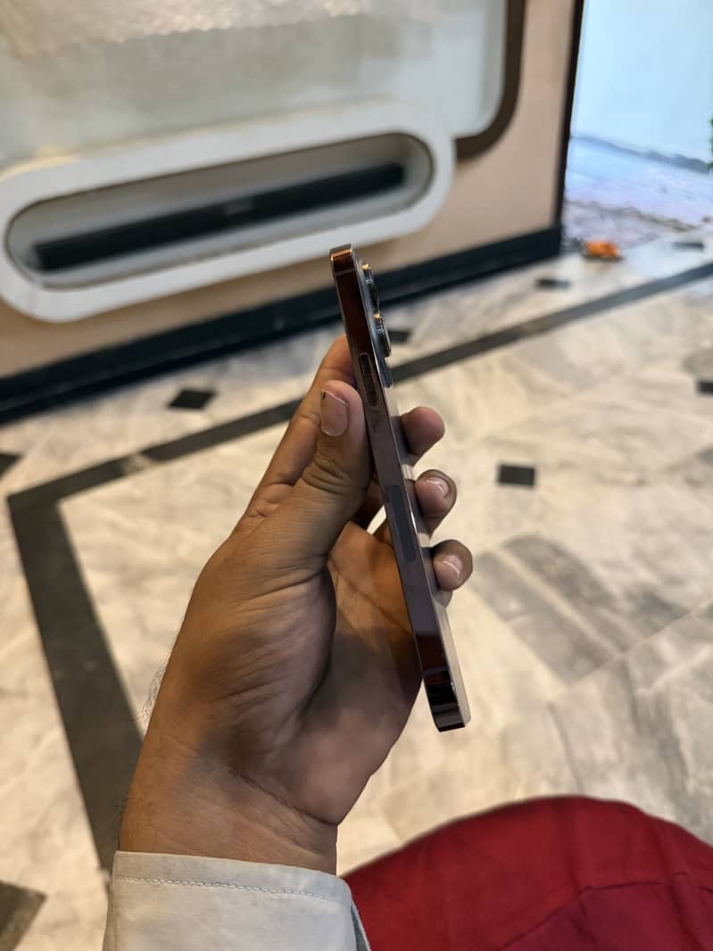 iPhone 14 pro max 1