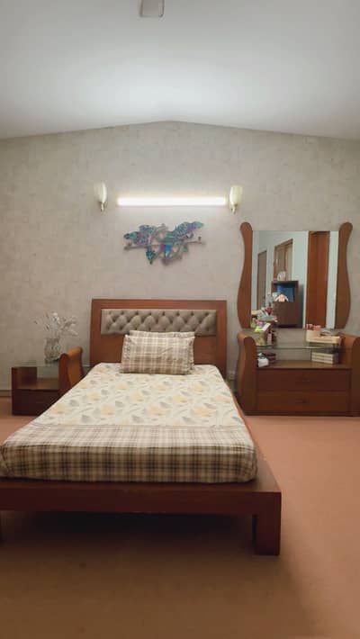 Elegant Queen size bed-set for sale in original Brown Oak