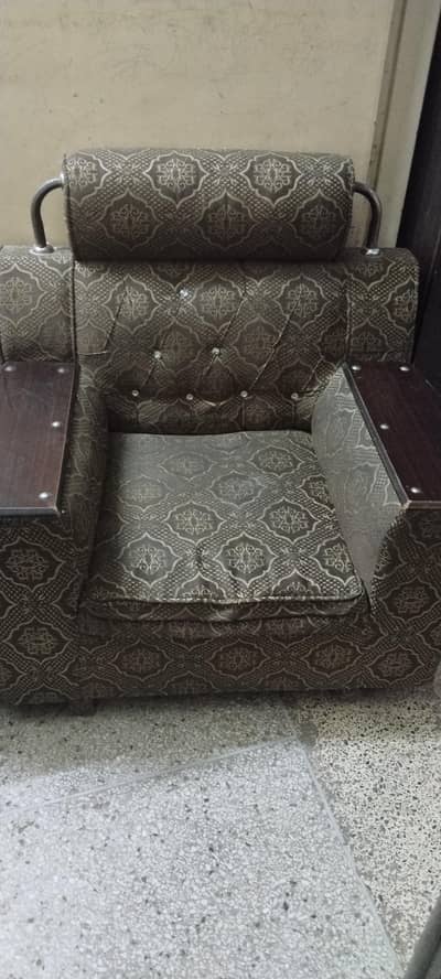 Bumper Offer Sofa Set for Sale