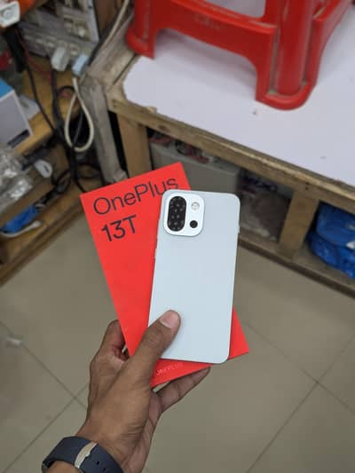 OnePlus 13T 12/256 With Box Charger