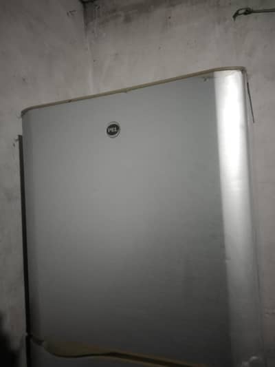 pel company ki full size fridge all okay  cooling krti hai