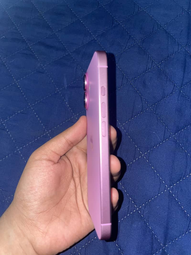 iPhone 16 3
