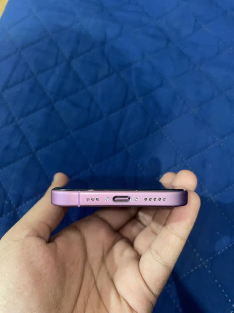 iPhone 16 4