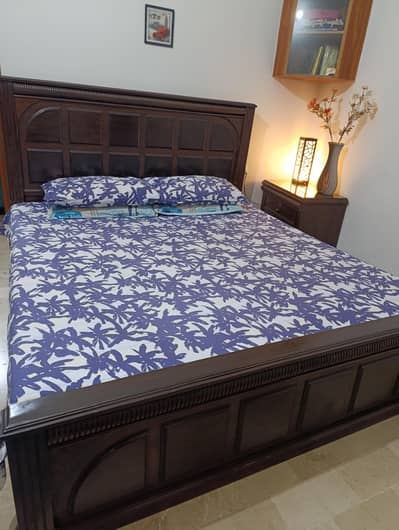 elegant king size bed