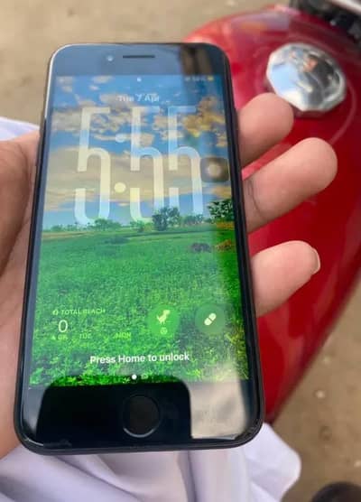 Iphone se jv with 4 month sim time battery health 86 10/10 condition