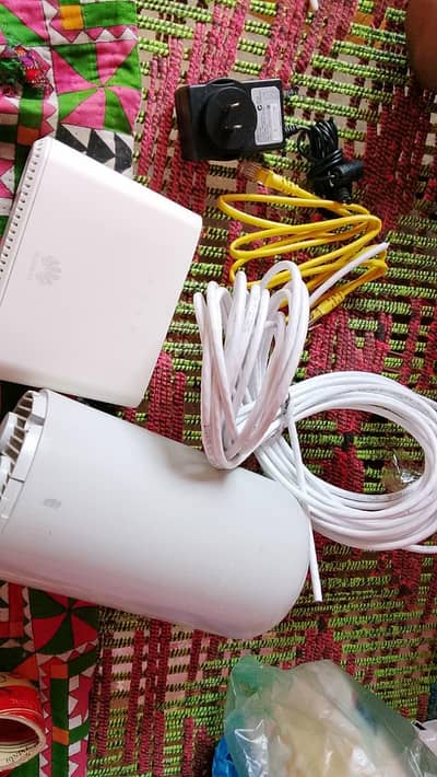 Huawei 4G Internet Device with Outdoor Antenna – Excellent Condition