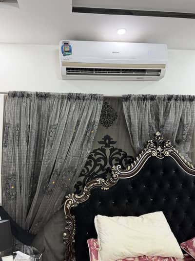 blind curtains with organza falling