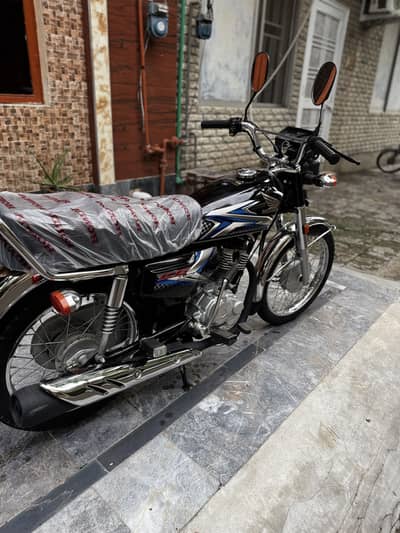 Bike Honda 125 | Year 2025 | New Black Color | 1000 KM Use | Honda 125