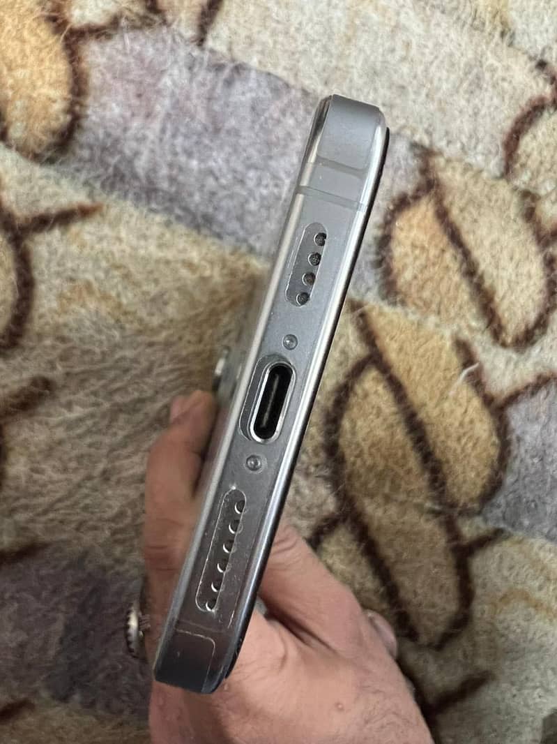 iPhone 16 pro max 2