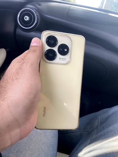 nubia v60 design 6+10 gb ram 256gb room
