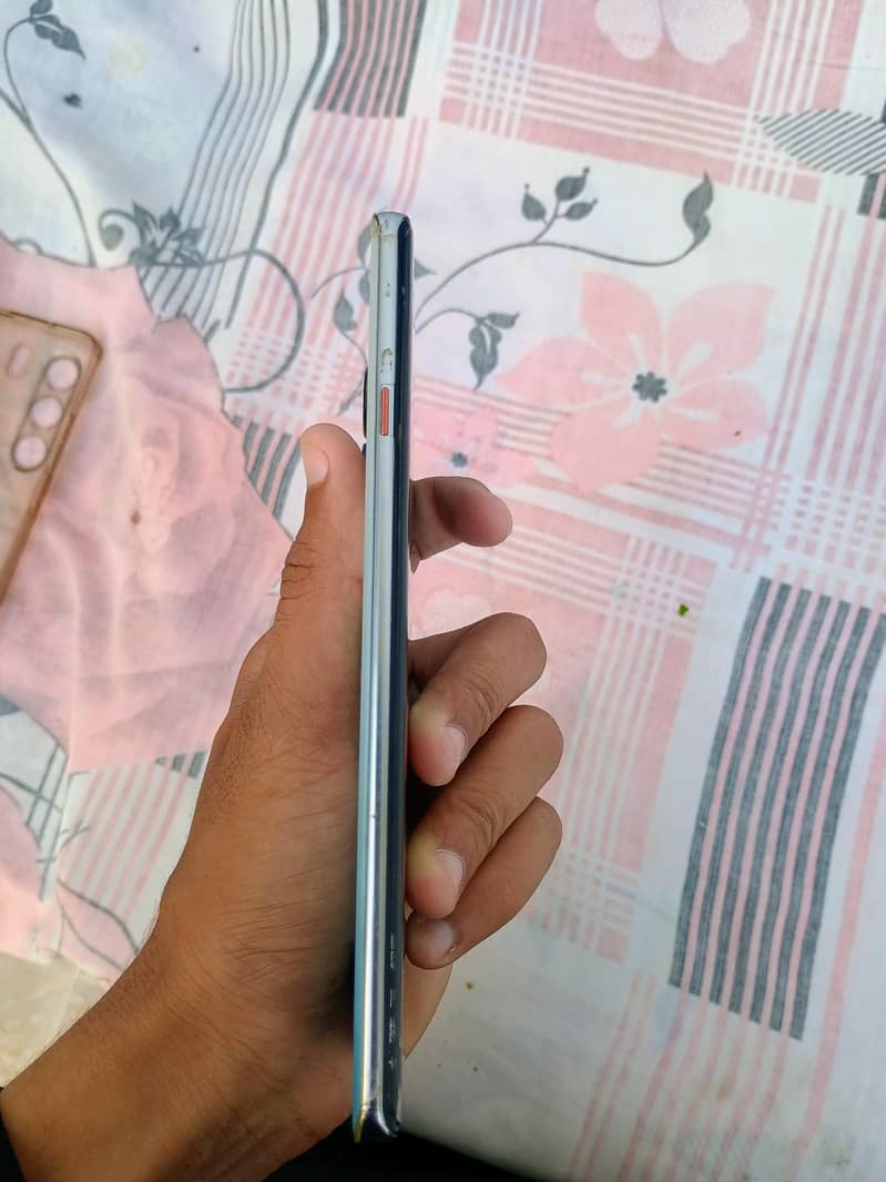 TECNO CAMON 40 Pro 4