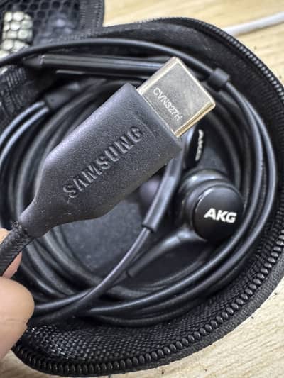 Samsung akg genuine earphone for s21/s22/s23 ultra or iphone 15/16 pro