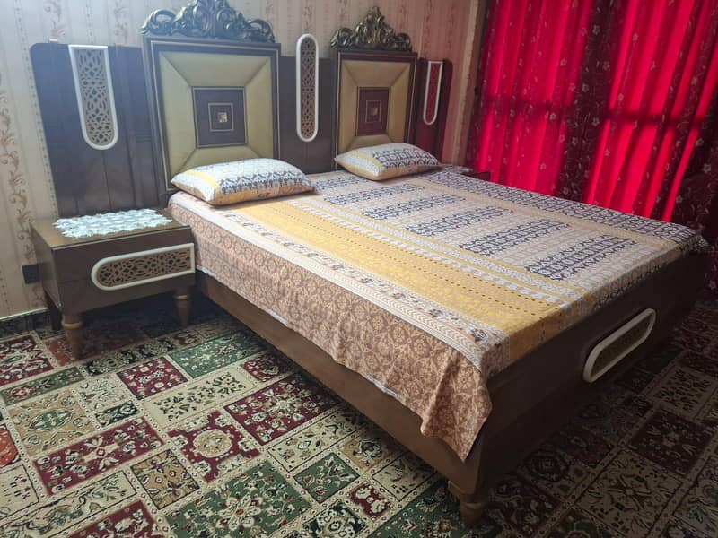king bed with side table 2