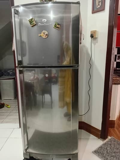 Dawlance Medium Size Refrigerator 9/10